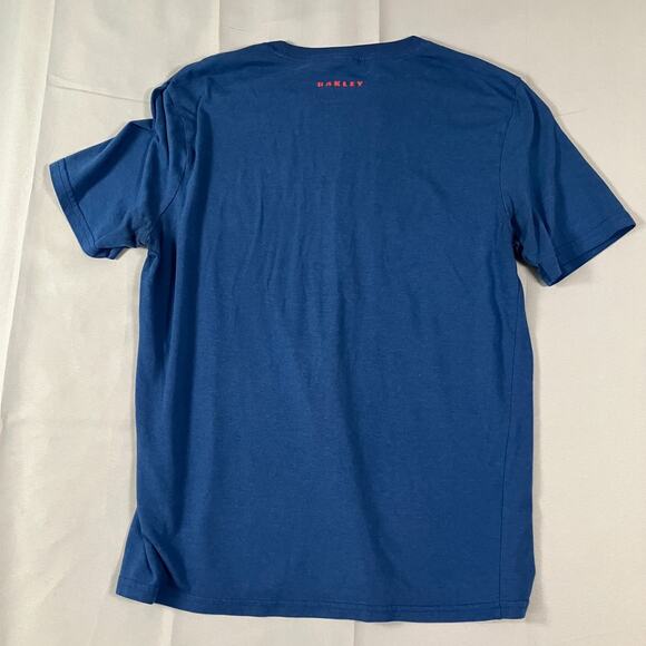 Oakley T-Shirt Men’s Medium Blue USA Flag Logo Graphic Tee - Picture 2 of 12